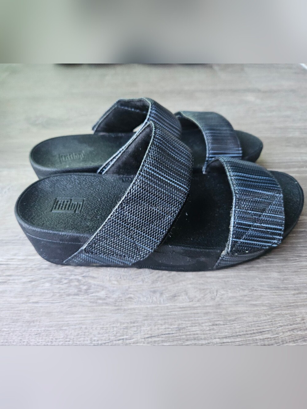 Fitflop Mina Textured Glitz Slide Sandals, Black, Size 6 - Picture 2 of 5
